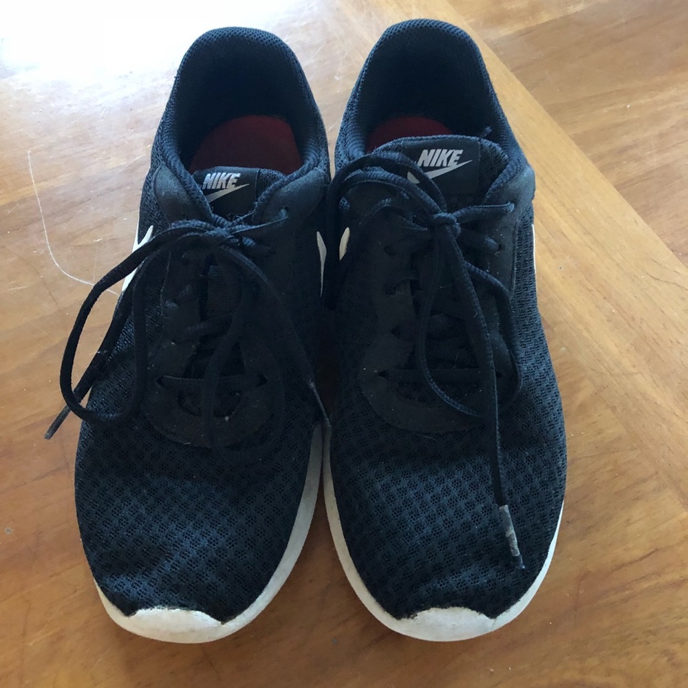 Black Nike Shoes